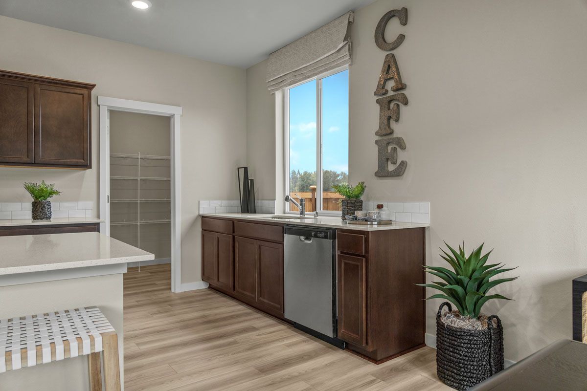 Plan 1630 - Walk-in pantry at kitchen