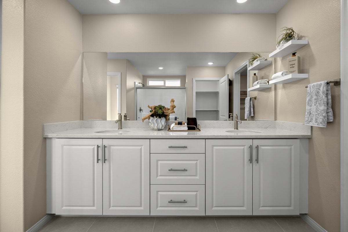 Plan 2872 Modeled - Dual-sink vanity at primary bath