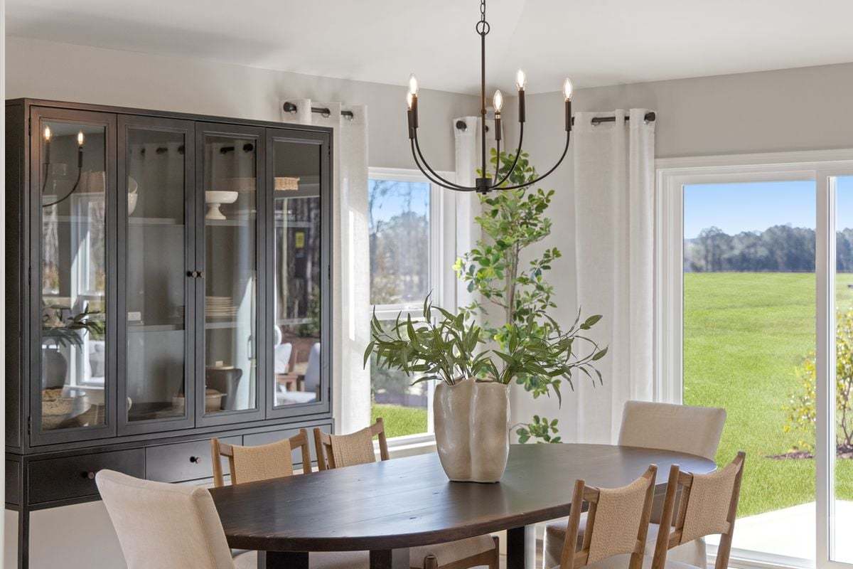 Plan 1910 Modeled - Spacious dining room