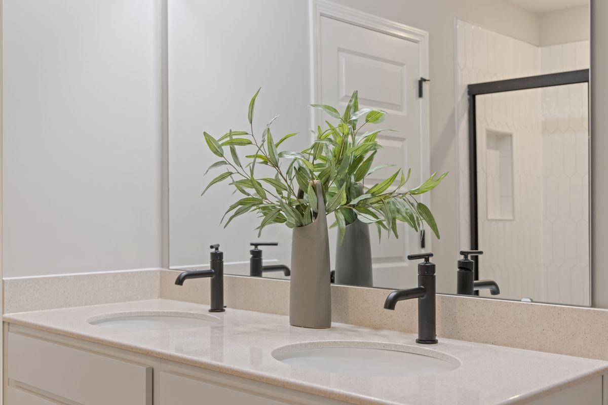 Plan 1910 Modeled - Dual-sink vanity at primary bath