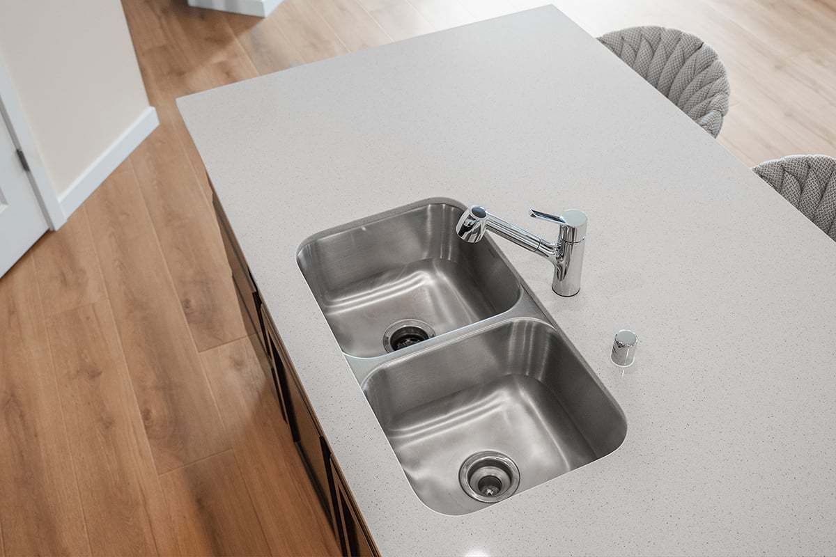 Plan 1990 Modeled - Kitchen island with undermount sink