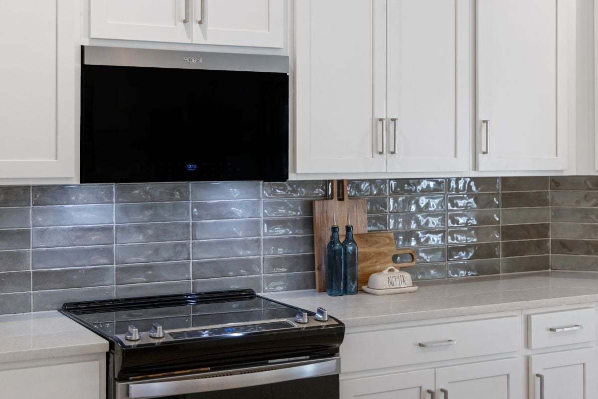 Plan 1989 Modeled - Tile backsplash