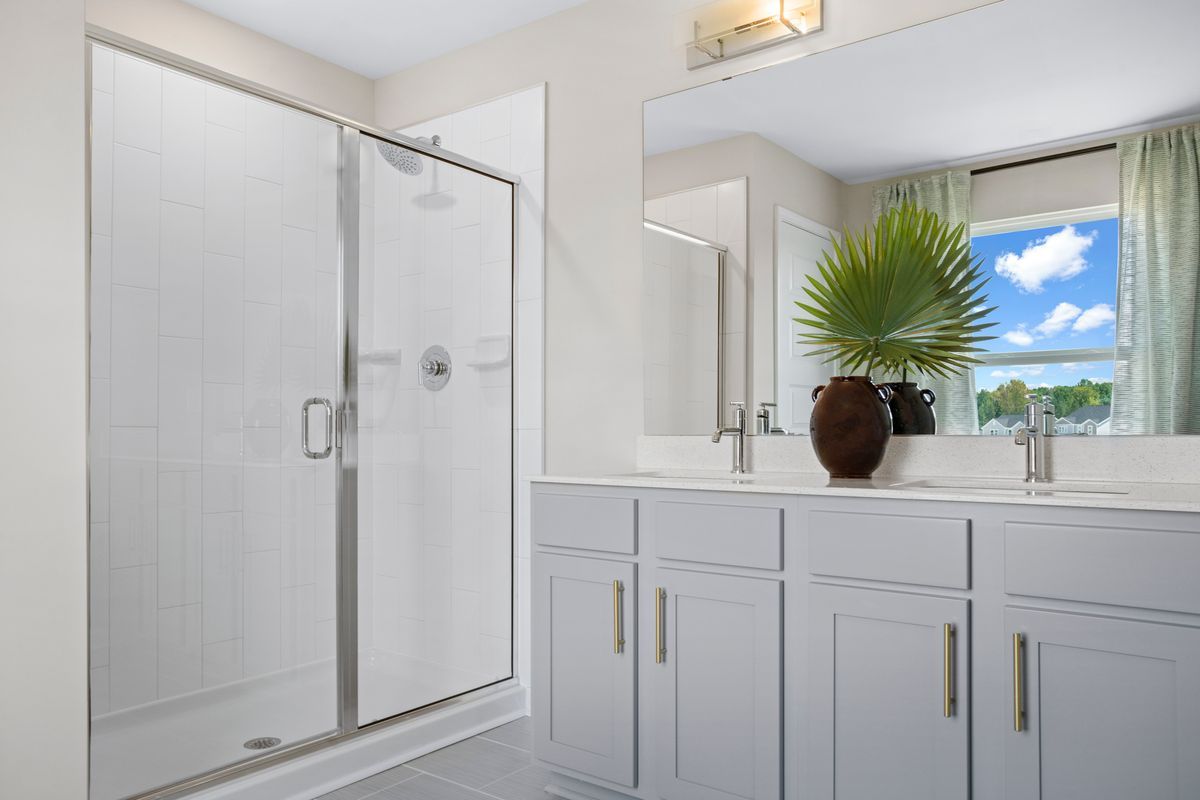 Plan 2723 - Dual-sink vanity at primary bath