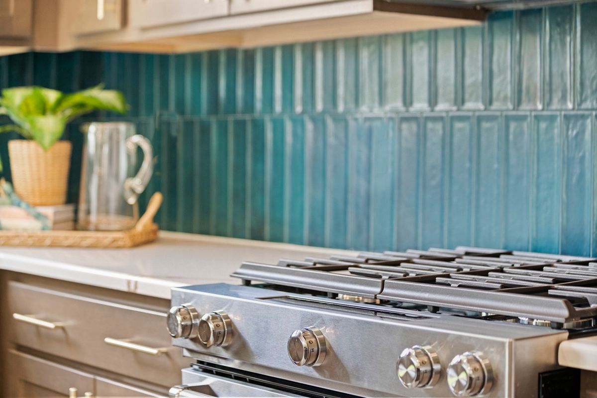 Plan 2338 Modeled - Stainless steel appliances