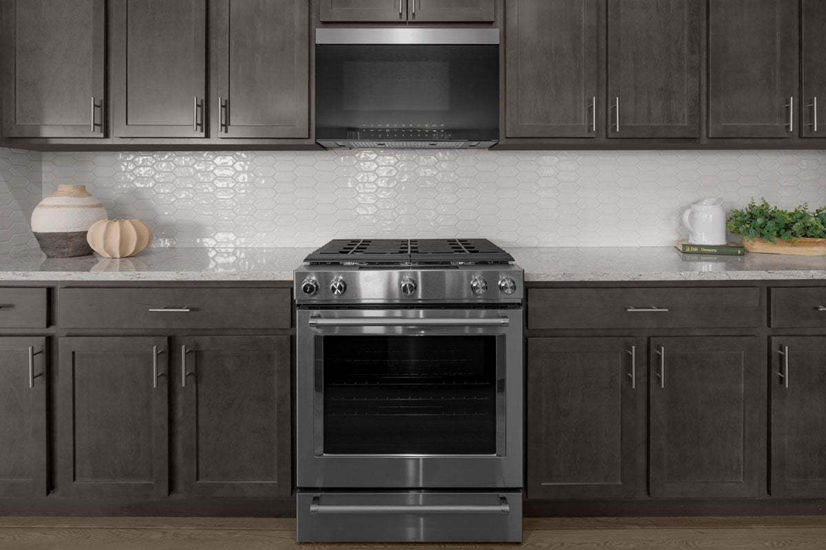 Plan 2018 Modeled - Stainless steel appliances
