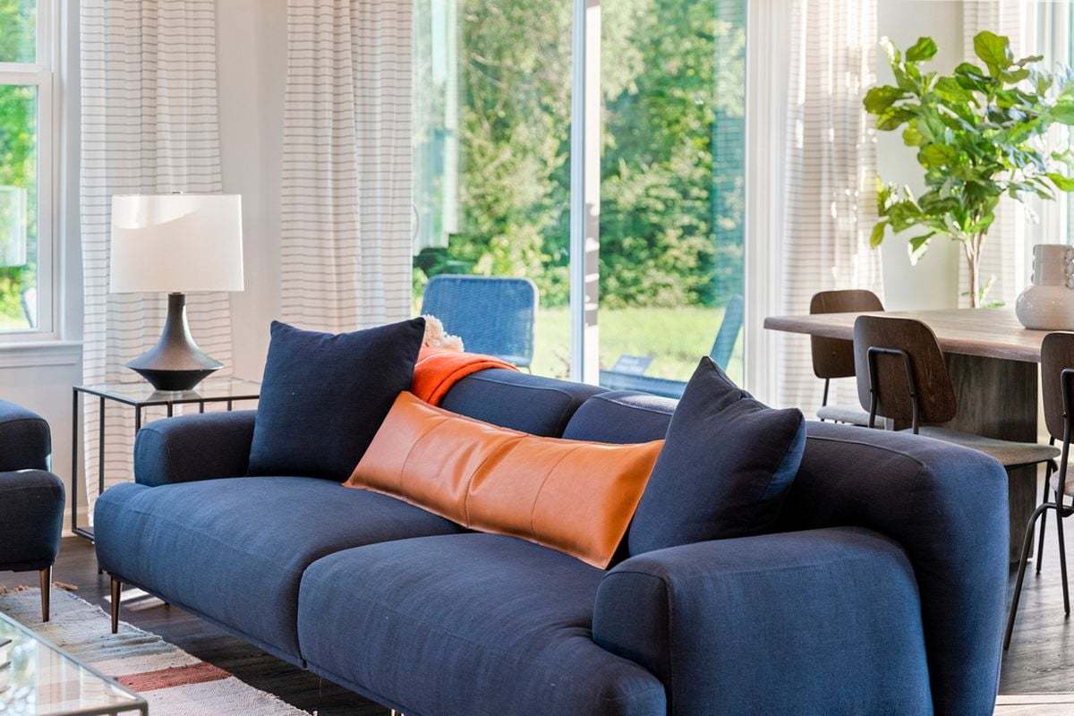Plan 1910 Modeled - Spacious family room