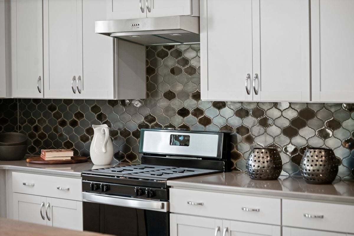 Plan 1910 Modeled - Stainless steel appliances