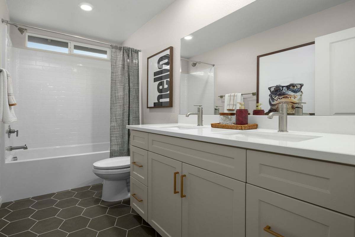 Plan 2244 Modeled - Optional dual-sink vanity at bath 2