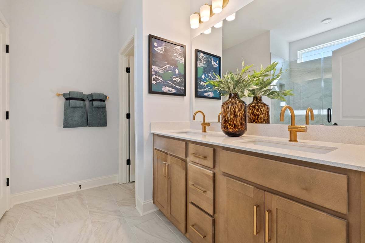 Plan 1910 Modeled - Dual-sink vanity at primary bath