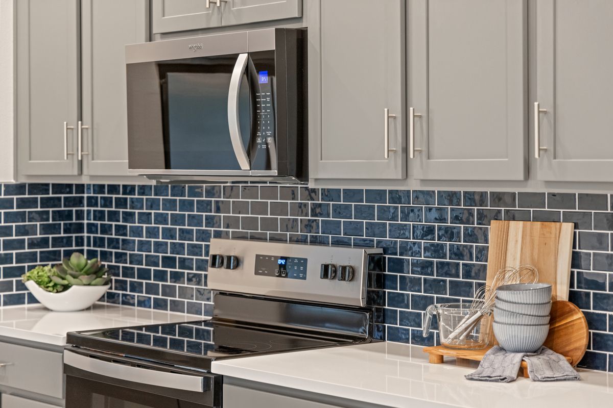 Plan 1989 Modeled - Tile backsplash