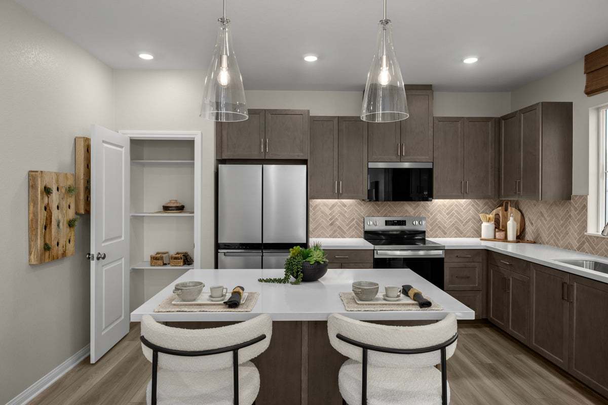 Plan 2219 Modeled - Optional pendent lighting at kitchen