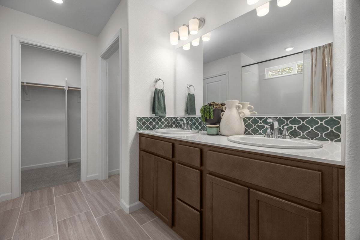 Plan 1481 Modeled - Dual-sink vanity at primary bath