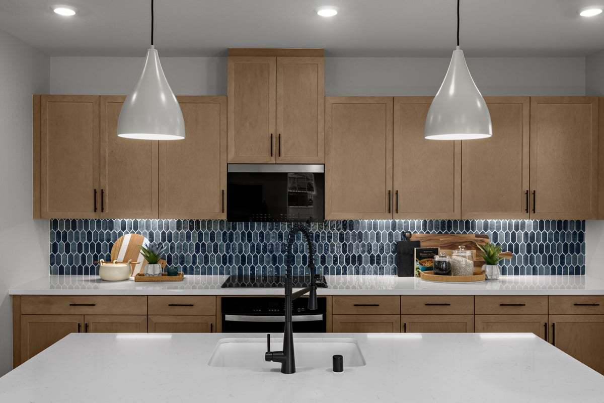 Plan 2548 Modeled - Optional pendent lighting at kitchen