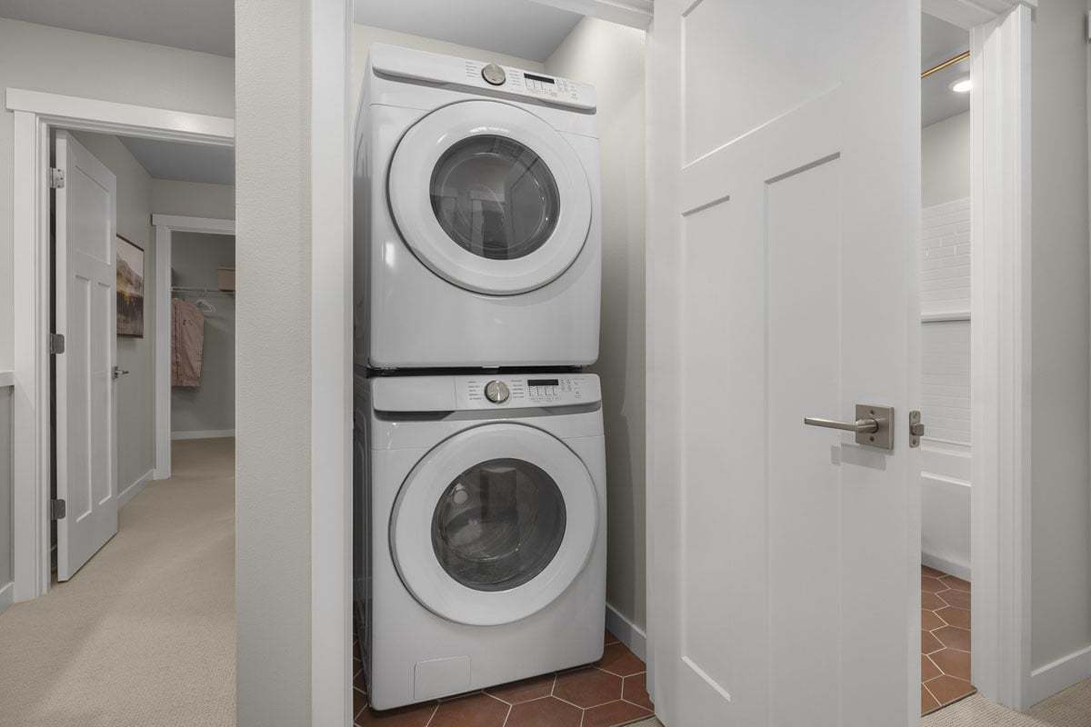 Plan 1932 Modeled - Laundry room