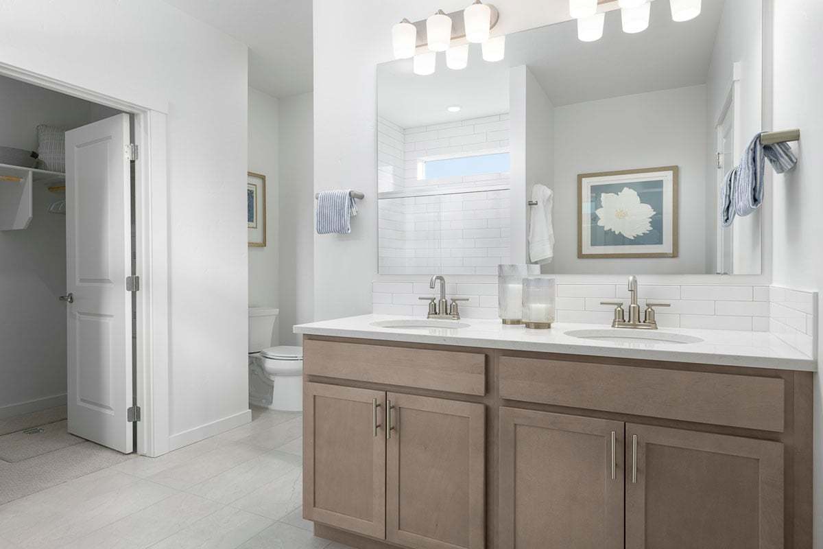 Plan 1646 Modeled - Dual-sink vanity at primary bath