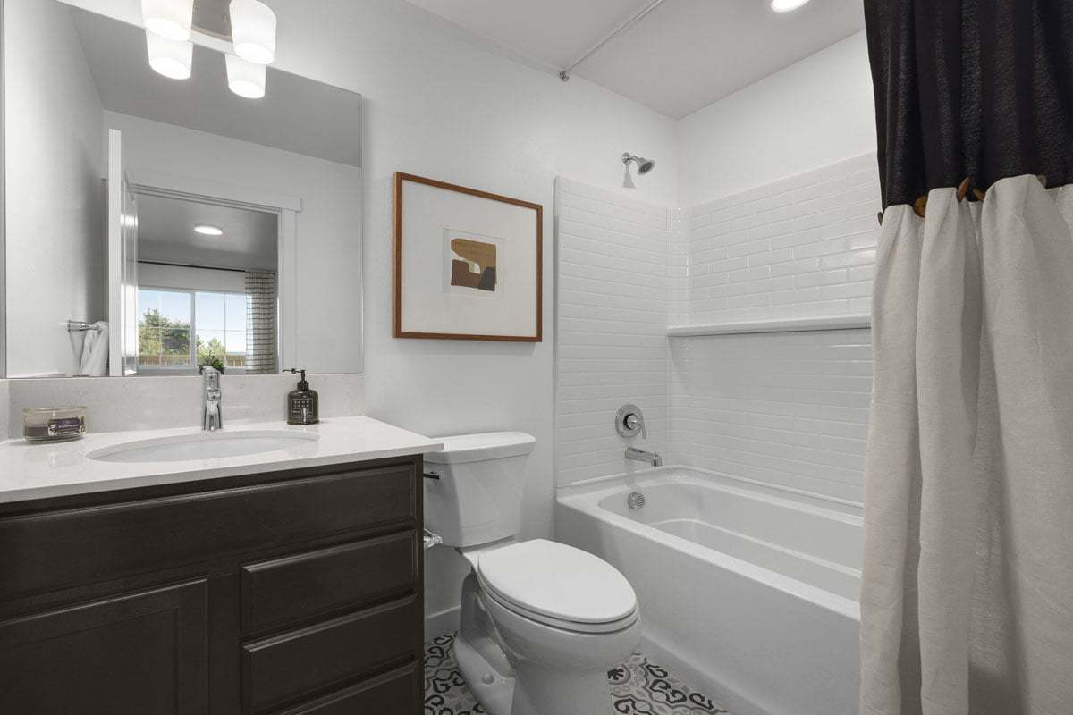 Plan 2202 Modeled - Bath 3