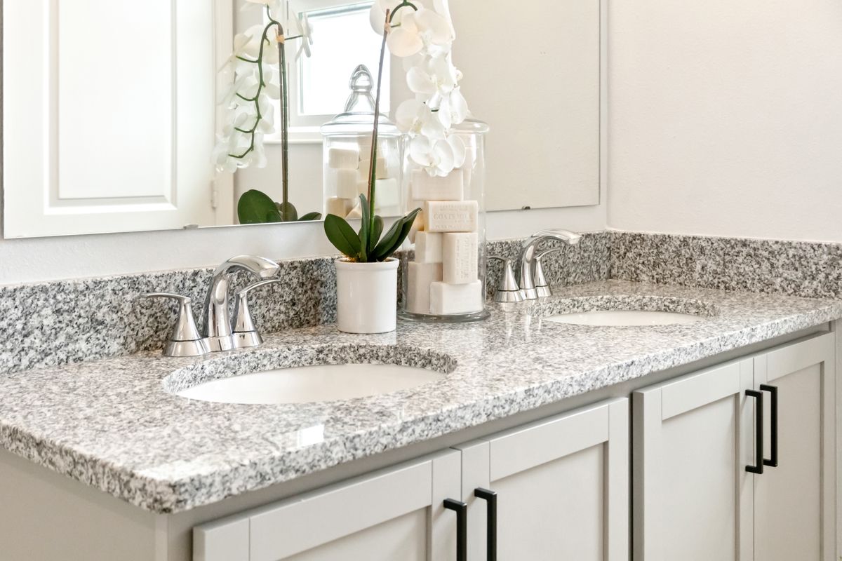 Plan 1685 - Dual-sink vanity at primary bath