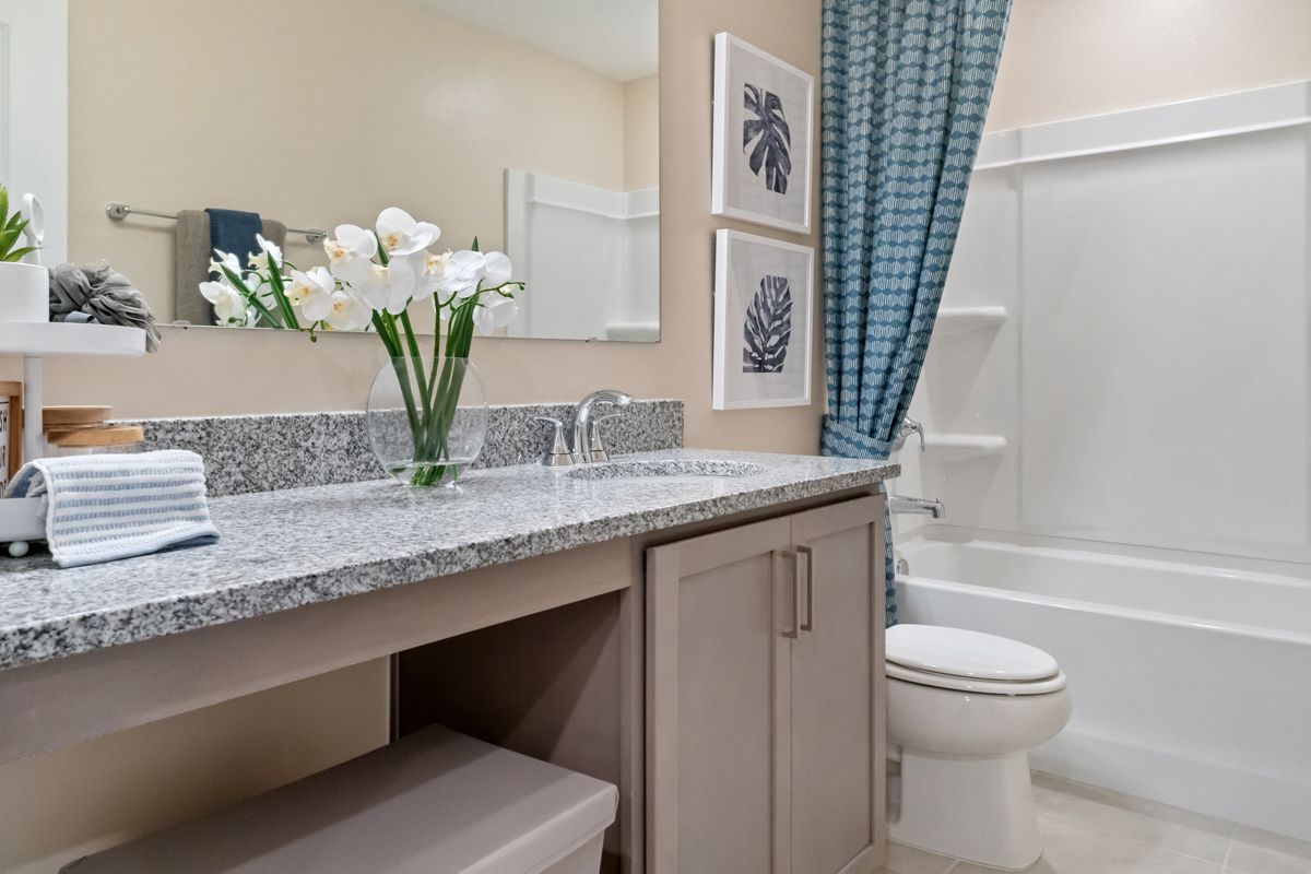 Plan 1557 - Spacious secondary baths