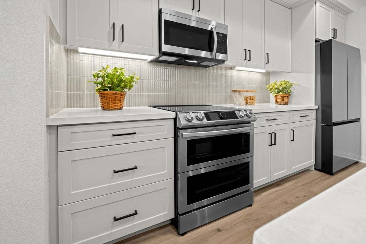 Plan 1448 Modeled - Optional slide-in range with double oven