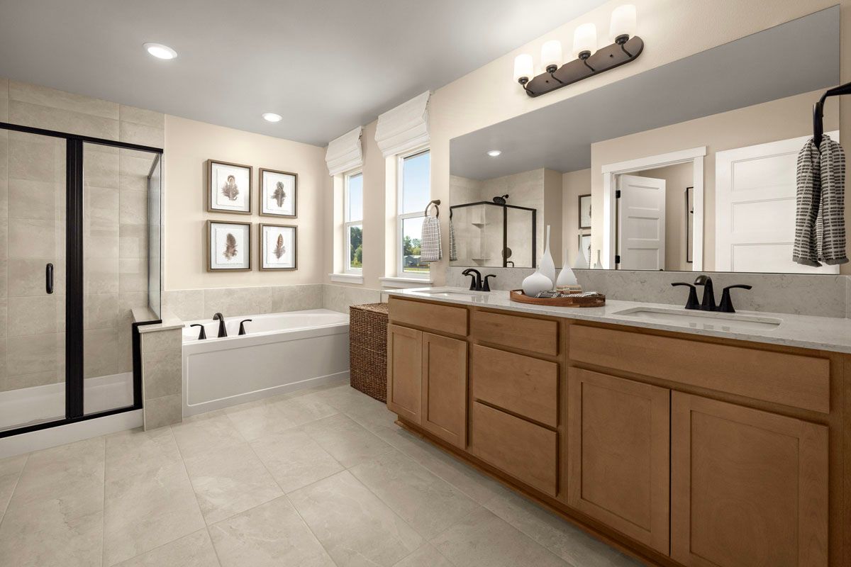 Plan 2745 Modeled - Tub and separate shower at primary bath