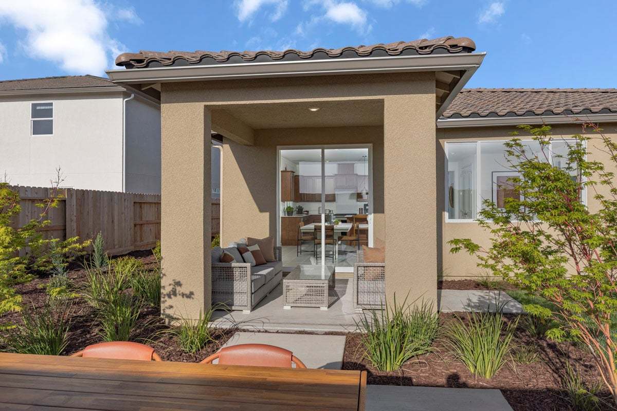 Plan 1769 Modeled - Covered patio