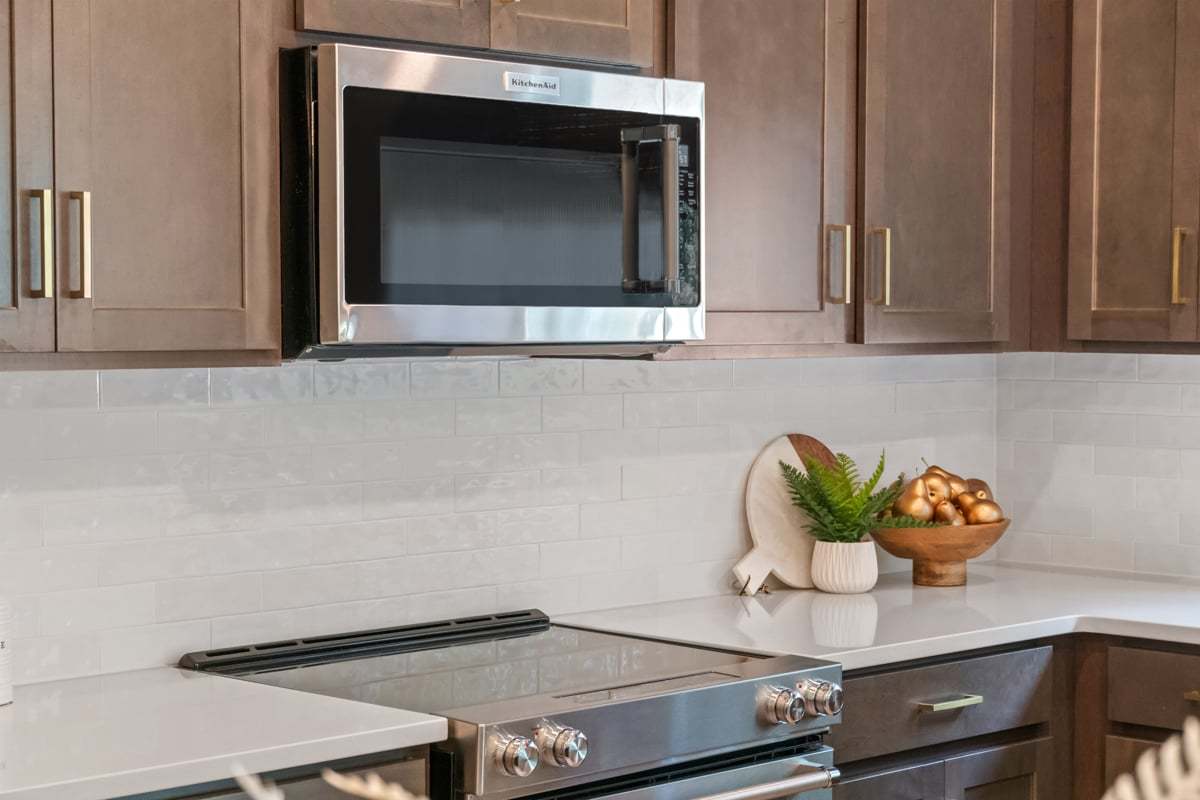 Plan 2566 Modeled - Tile backsplash