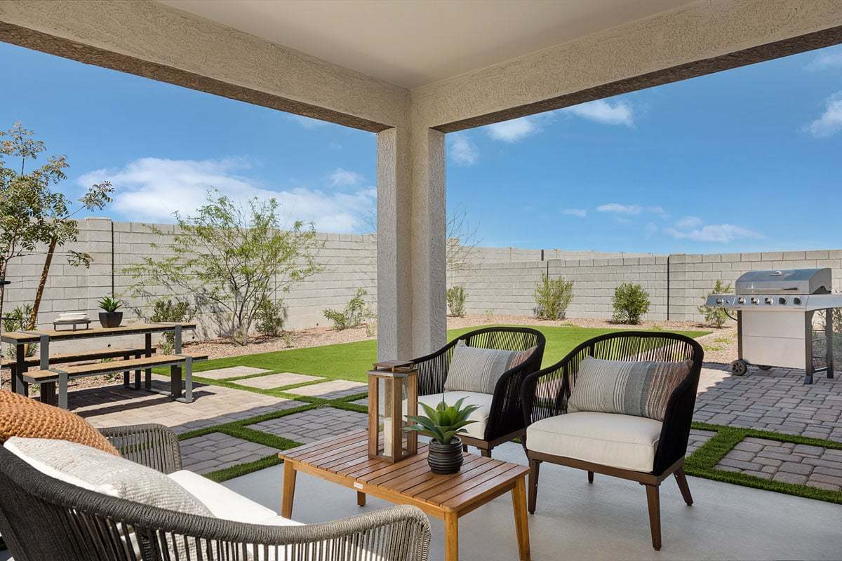Plan 1718 Modeled - Covered back patio