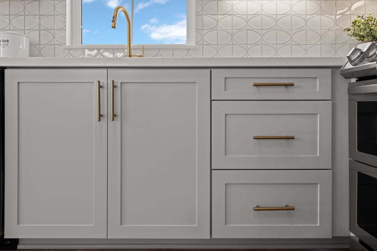 Plan 1732 Modeled - Optional Shaker-style thermofoil cabinets