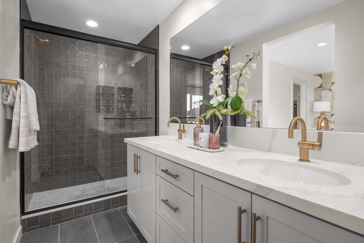 Plan 1732 Modeled - Optional gold bath fixtures and accessories