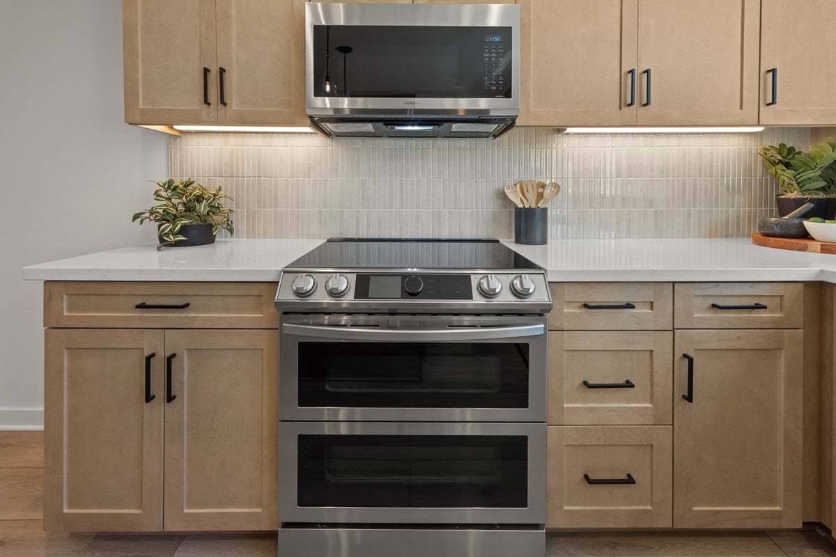 Plan 1739 Modeled - Optional slide-in smart induction range/oven