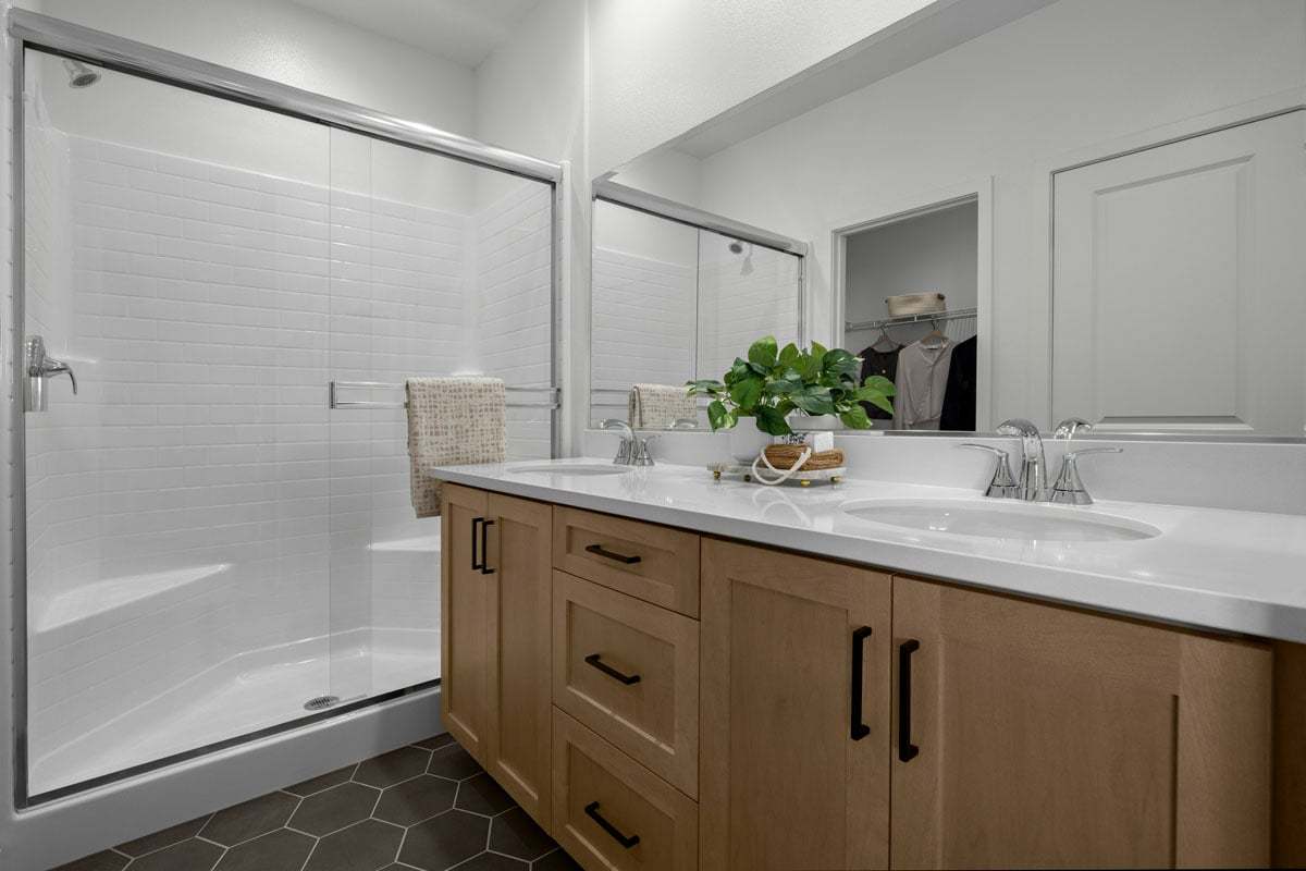 Plan 1291 Modeled - Dual-sink vanity at primary bath