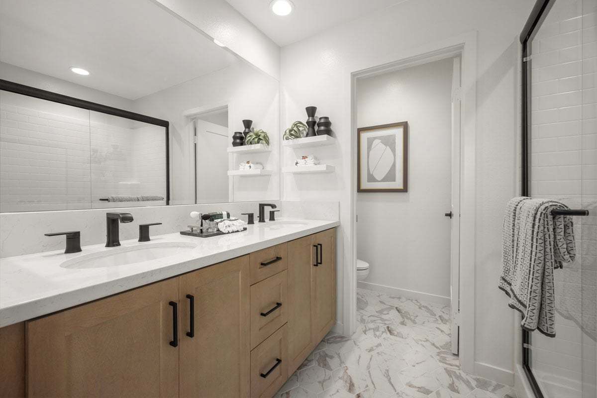 Plan 1739 Modeled - Optional matte black bath fixtures and accessories