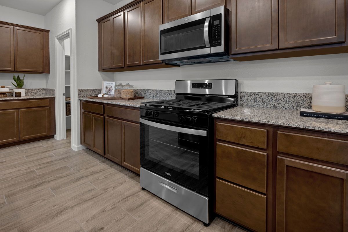 Plan 1950 Modeled - Stainless steel kitchen appliances