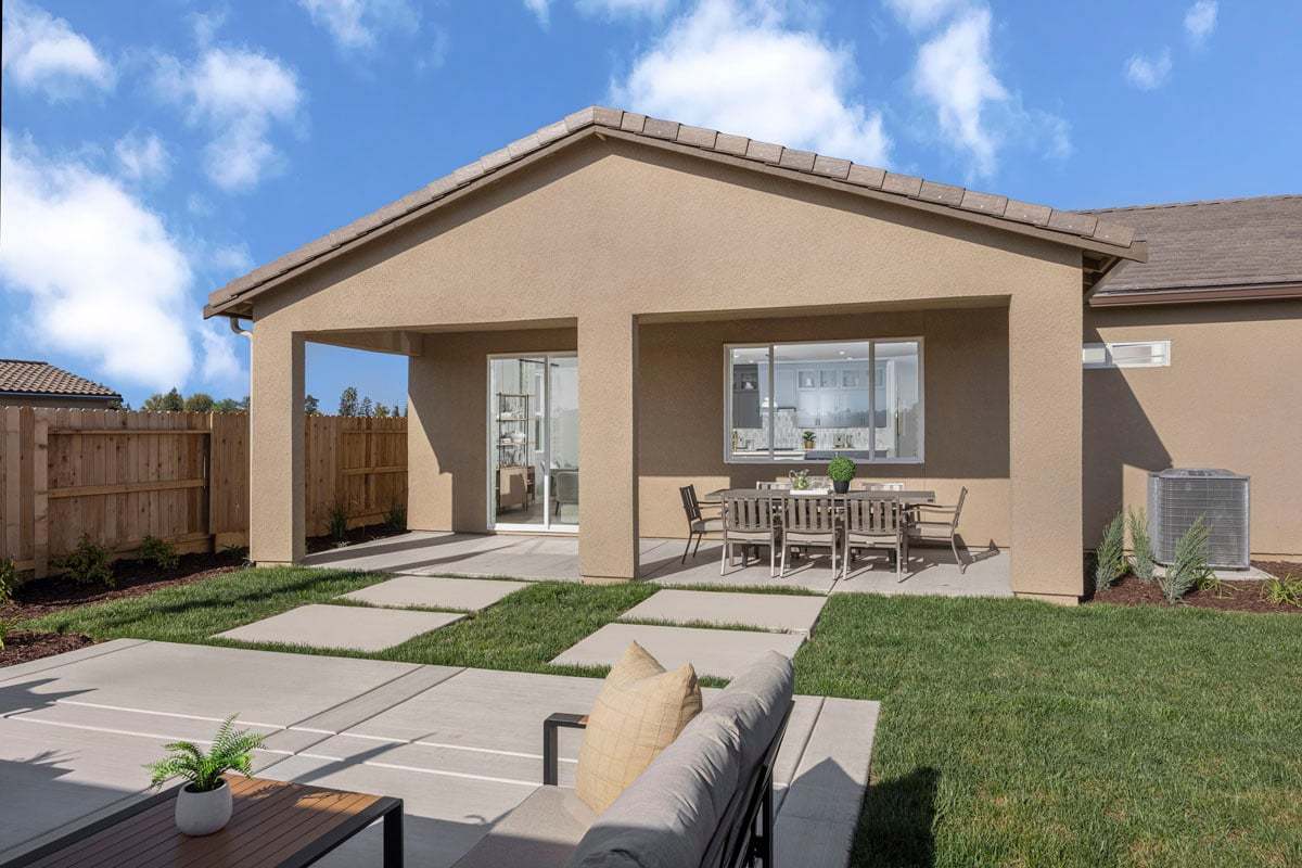 Plan 1860 Modeled - Covered patio