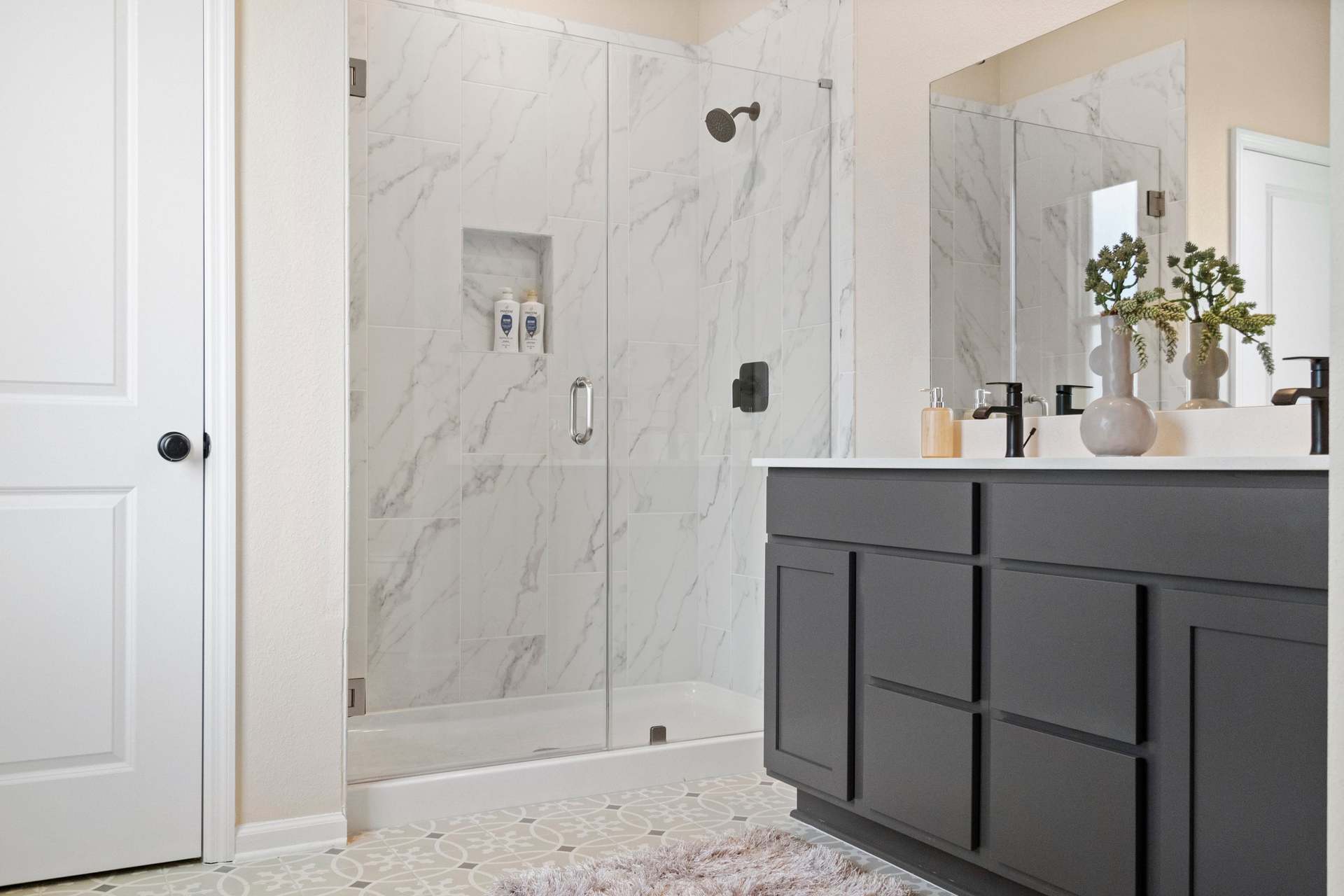 Plan 2003 - Dual-sink vanity at primary bath