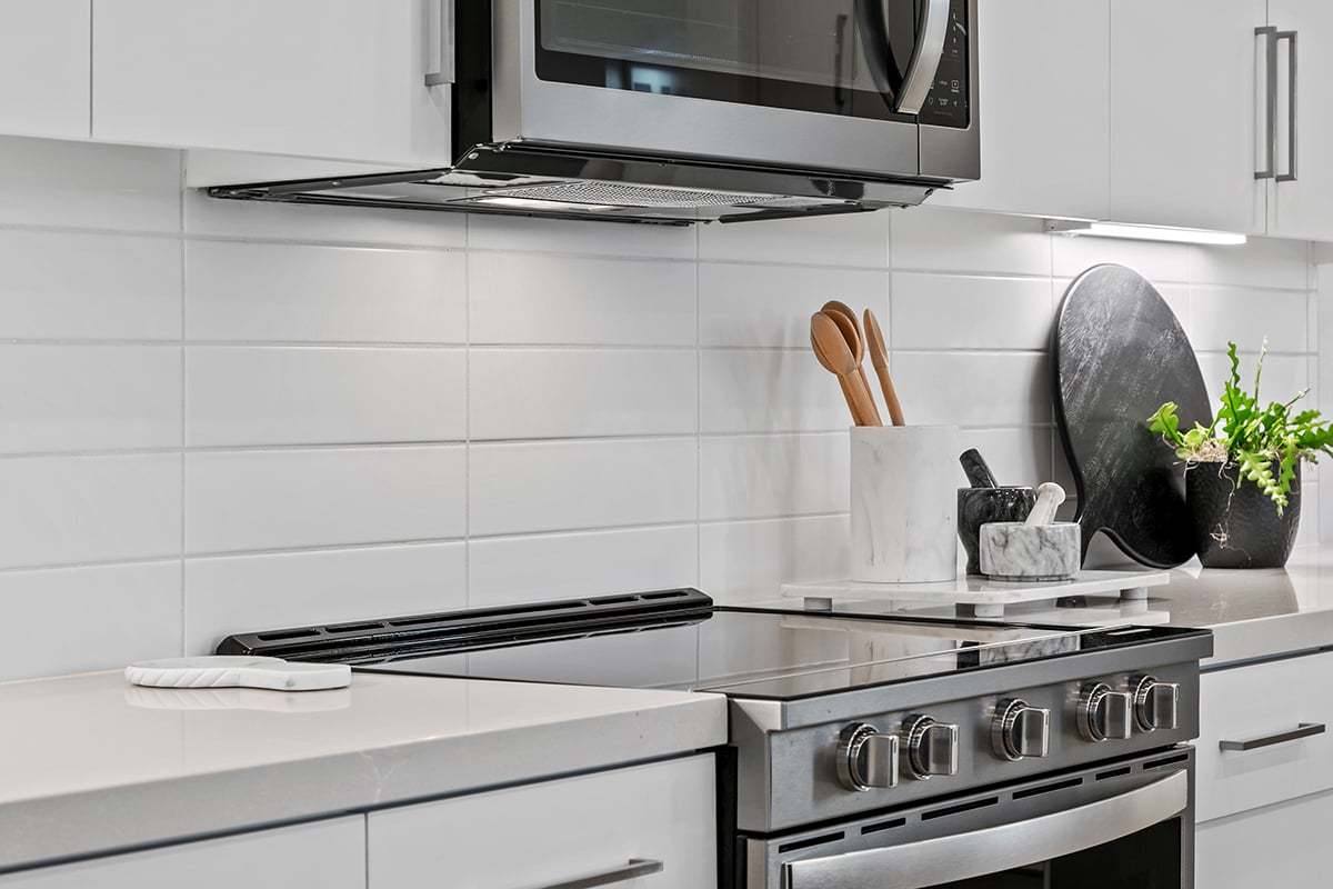 Plan 2089 Modeled - Full-height backsplash