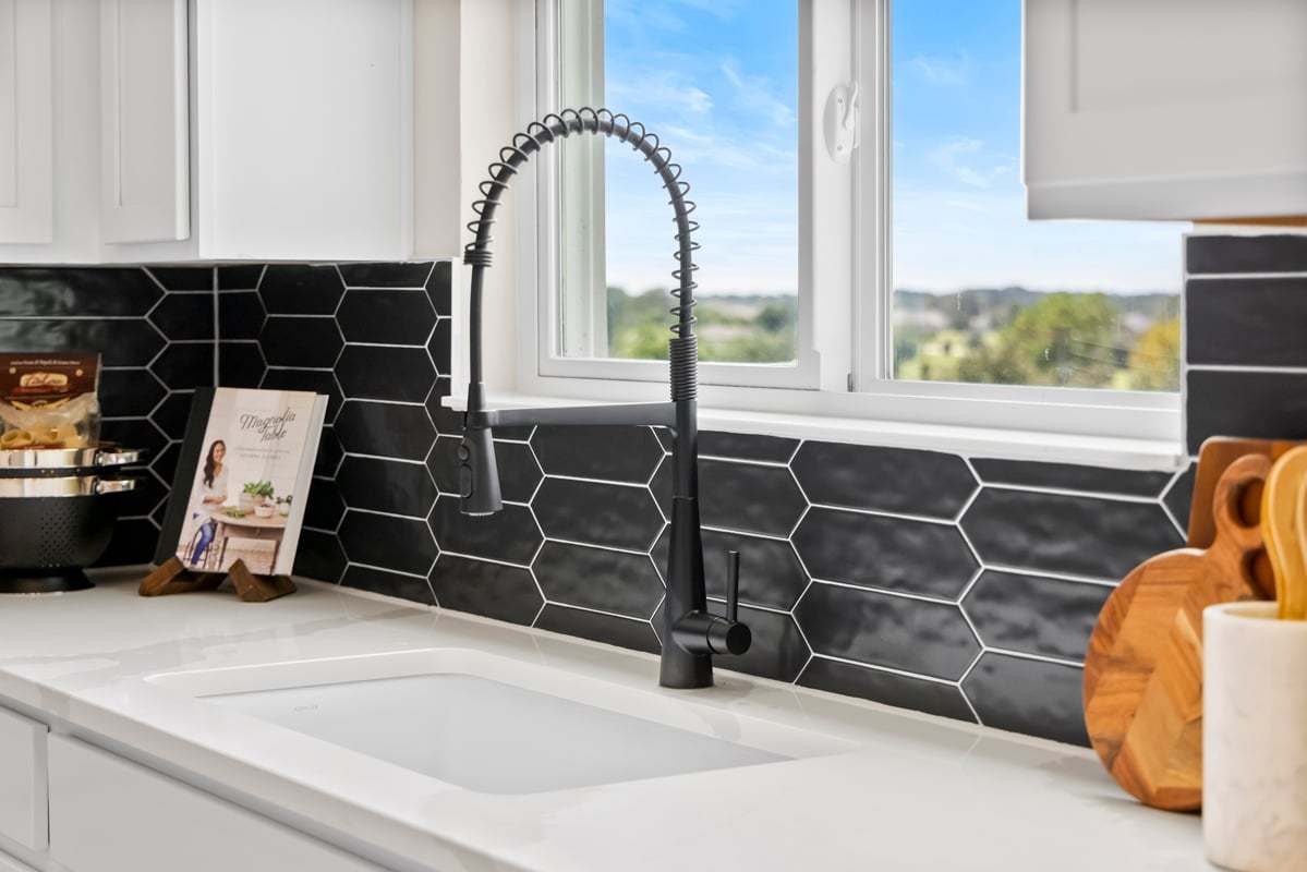 Plan 2320 Modeled - Tile backsplash