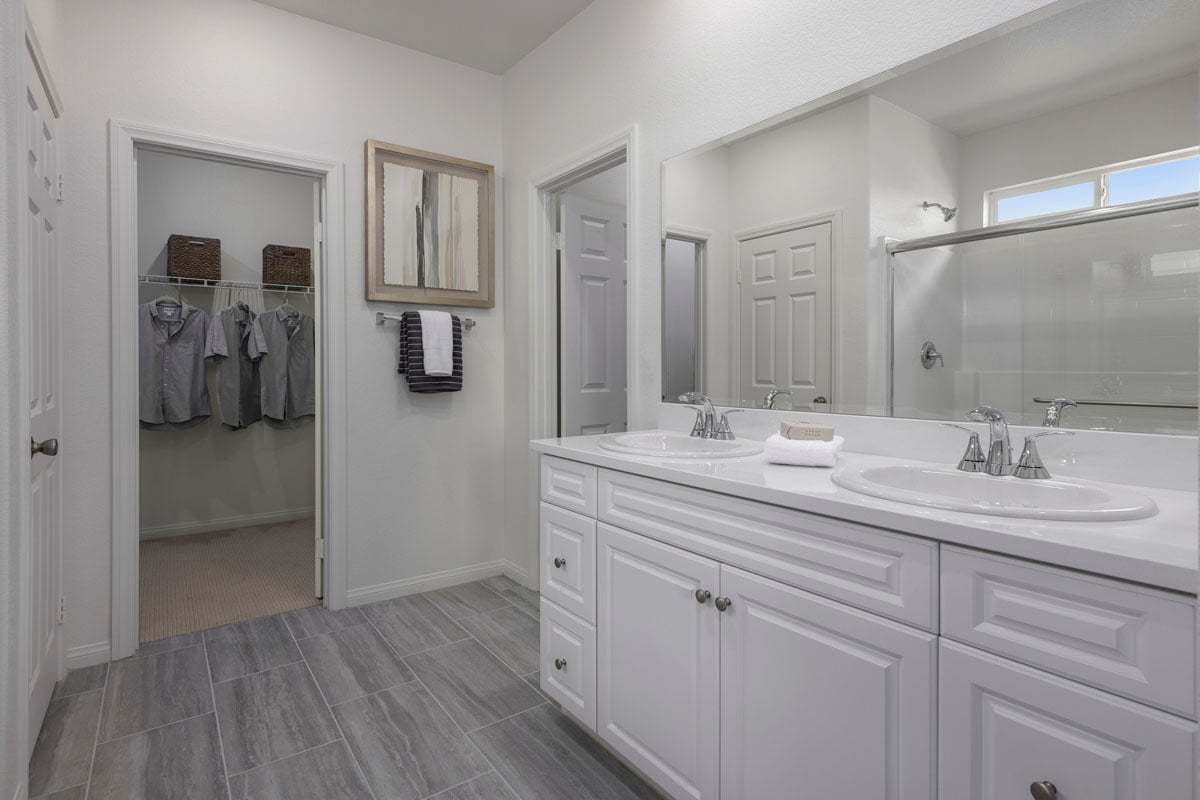 Plan 1539 Modeled - Dual-sink vanity at primary bath