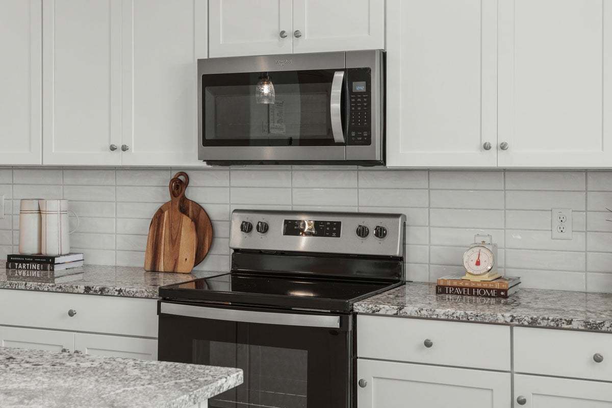 Plan 2620 Modeled - Subway tile backsplash in stacked horizontal pattern