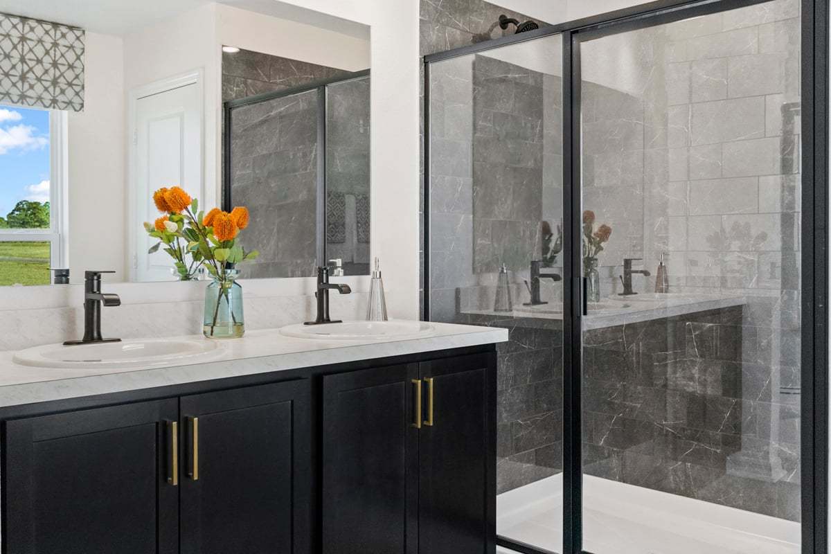 Plan 1989 Modeled - Dual-sink vanity at primary bath