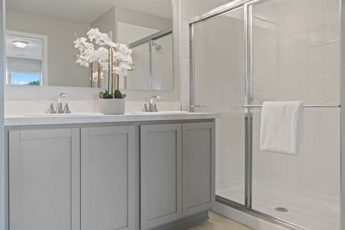 Plan 1707 Modeled - Walk-in shower at primary bath