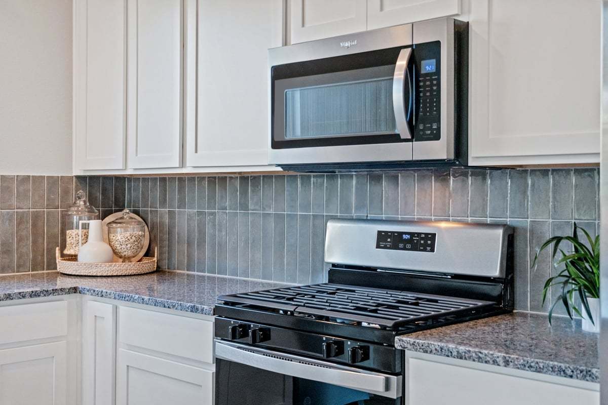 Plan 1753 - Stainless steel appliances