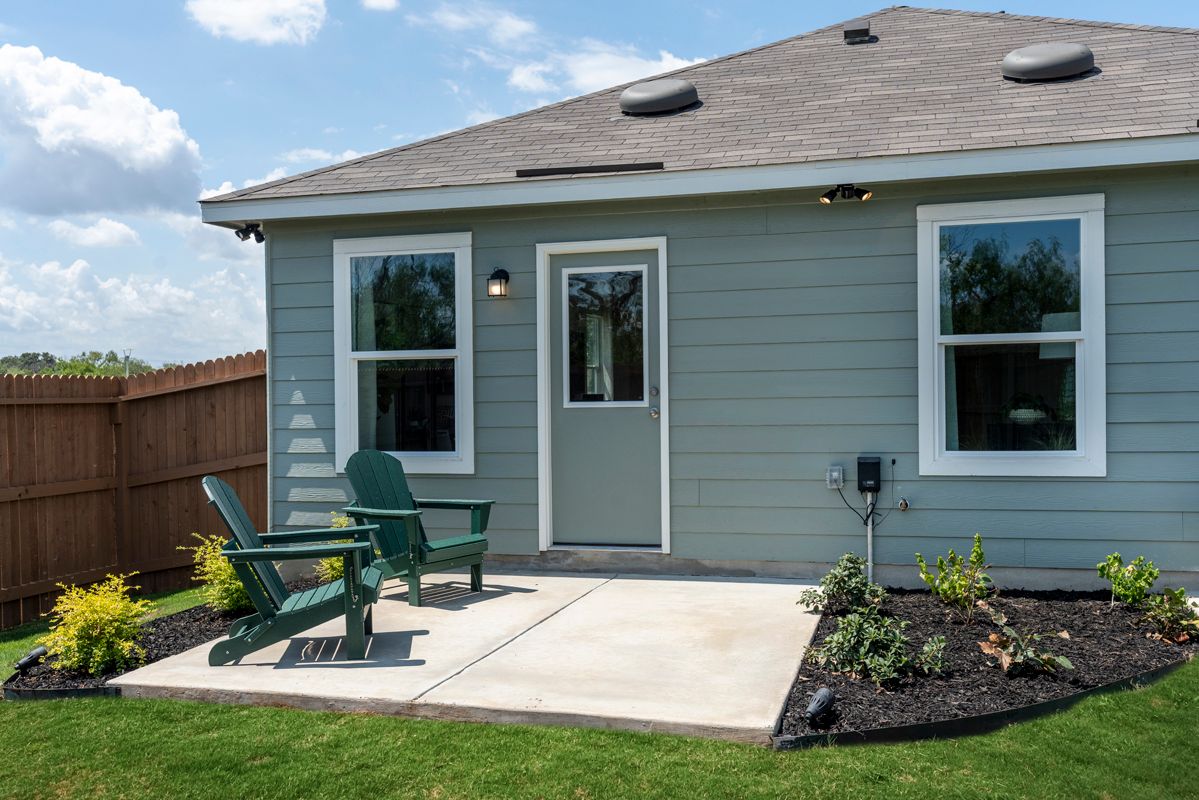 Plan 1242 Modeled - Back patio