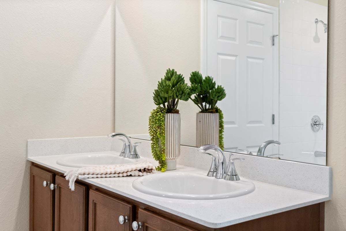 Plan 2387 - Dual-sink vanity at primary bath