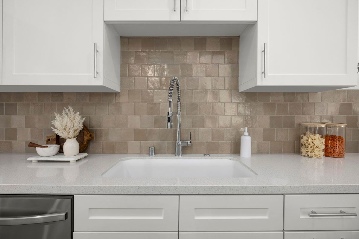 Plan 1680 Modeled - Full-height kitchen backsplash