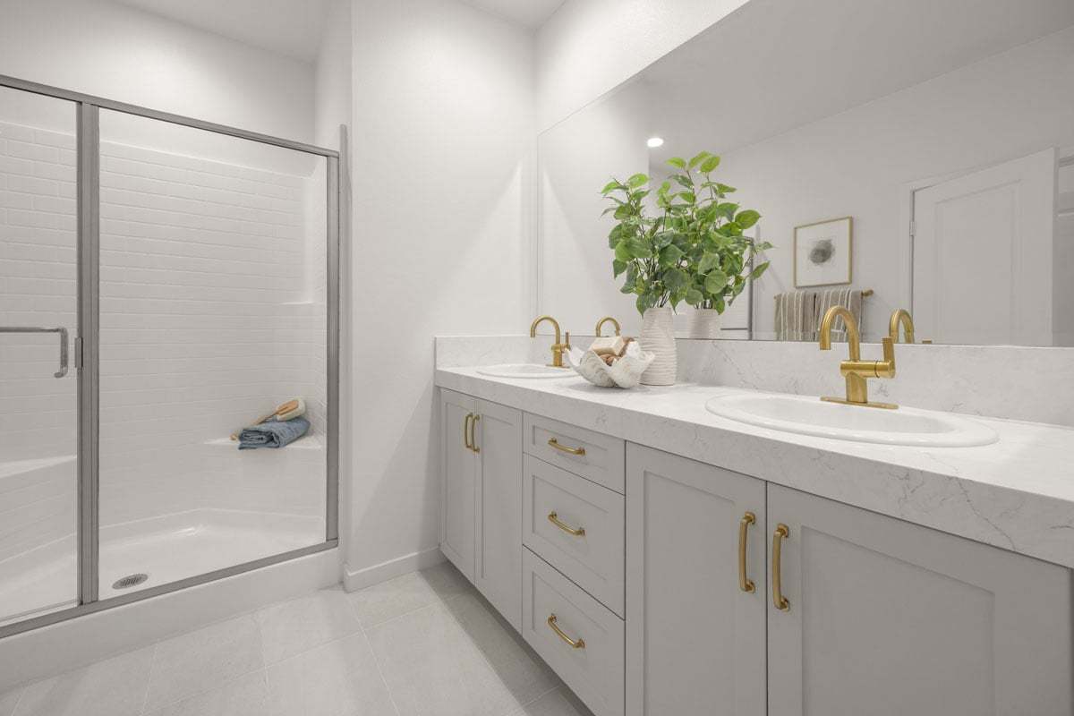 Plan 1387 Modeled - Walk-in shower at primary bath