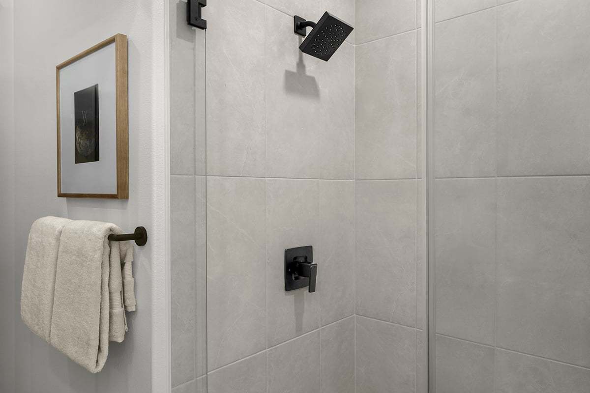 Plan 1603 Modeled - Tile surround at primary shower
