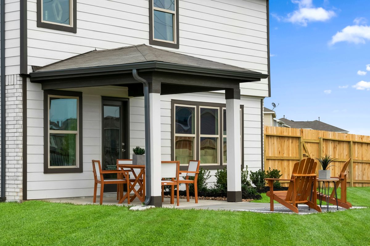 Plan 2372 - Optional covered back patio