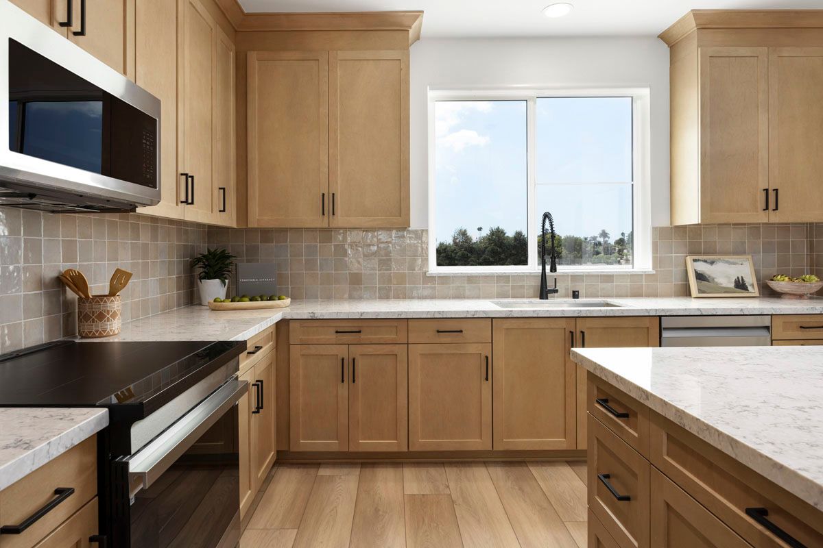 Plan 1630 Modeled - Optional custom full tile backsplash
