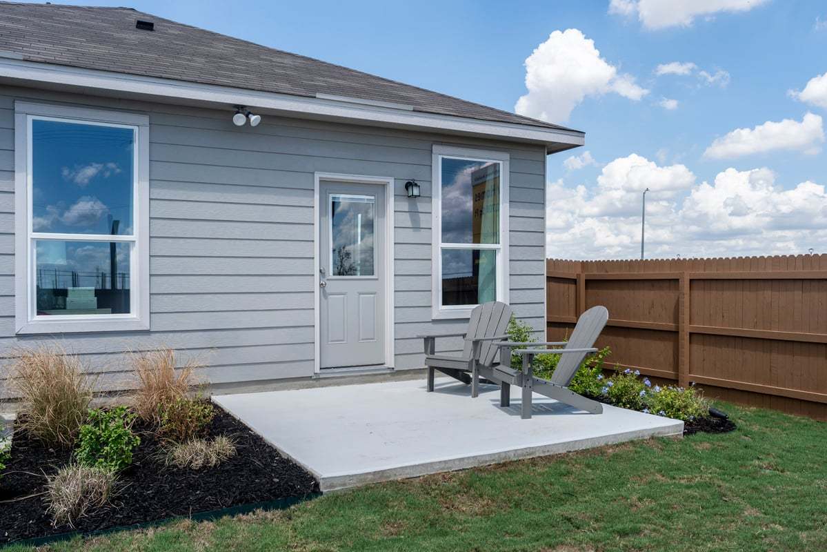 Plan 1243 Modeled - Rear patio